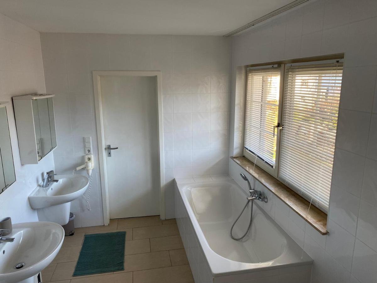 Hotel Am See Kreuzau エクステリア 写真