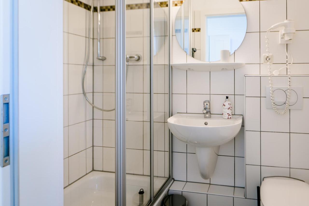 Hotel Am See Kreuzau エクステリア 写真