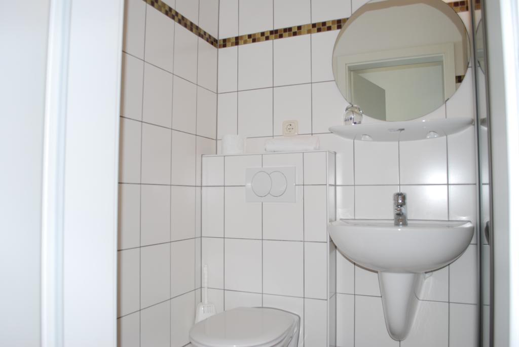 Hotel Am See Kreuzau エクステリア 写真